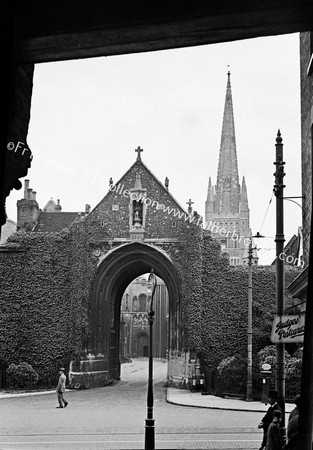 CATHEDRAL N.ENTRANCE TO CLOSE FROM W.